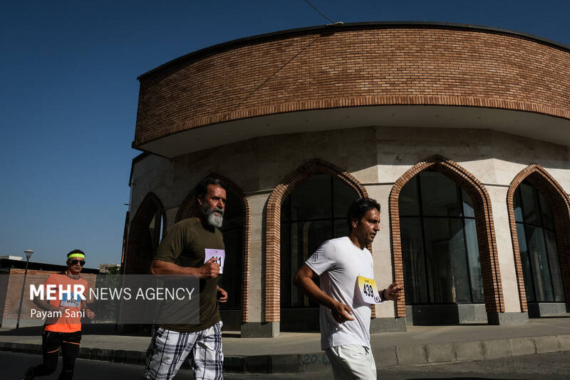 4489183 مسابقه دو خیابانی