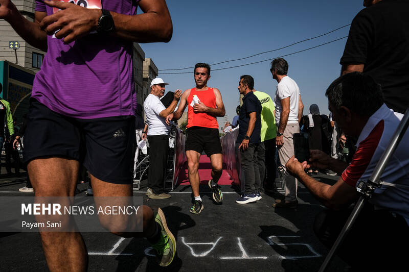 4489189 مسابقه دو خیابانی