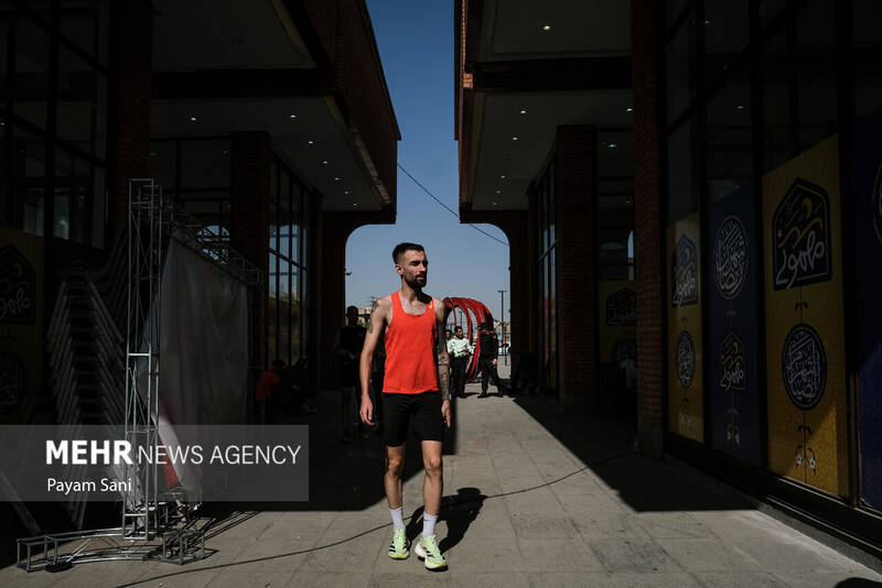 4489195 مسابقه دو خیابانی