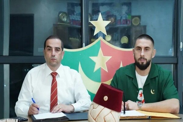 5626497 دروازه بان پرسپولیس به مولودیه الجزایر پیوست