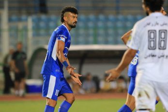 کلیپ خروج رامین رضاییان ستاره استقلال از ورزشگاه با خودروی شخصی