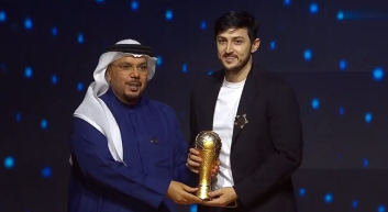 سردار آزمون مورد تقدیر باشگاه شباب الاهلی قرار گرفت