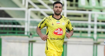 ارسلان مطهری ستاره فجر سپاسی دیدار با پرسپولیس را از دست داد