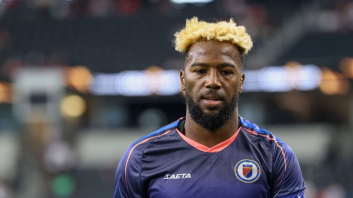 داکنز نازون با مدیران استقلال به توافق نهایی رسید