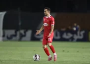 هو شدن فرشاد احمدزاده در هنگام تعویش شدن در دیدار برابر فجرسپاسی توسط هواداران