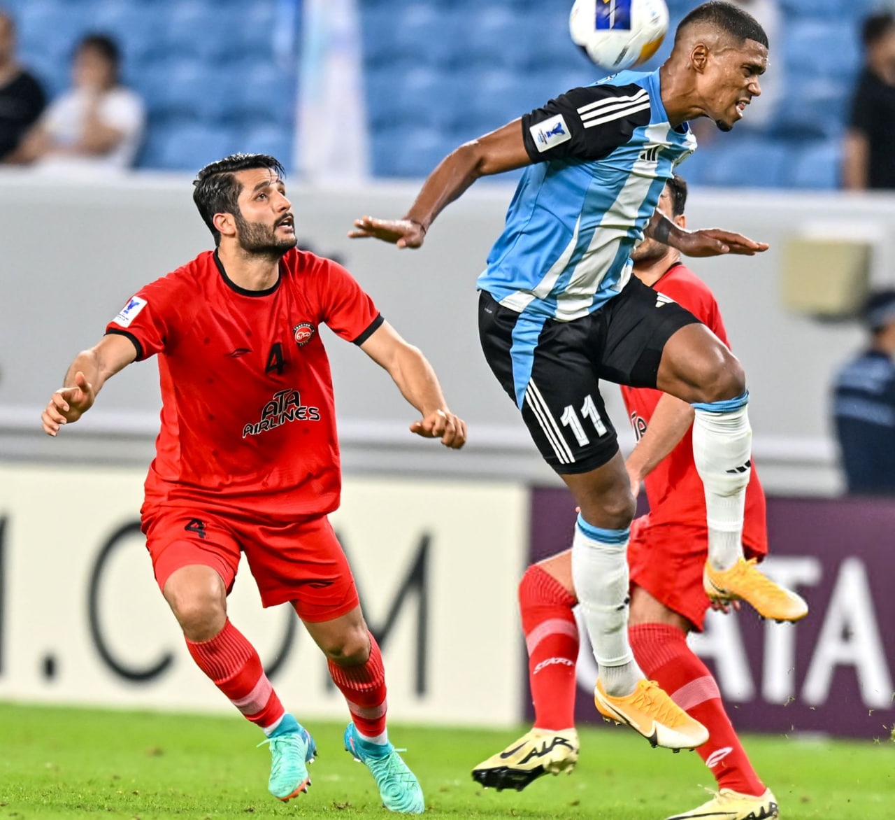 arefgholami-tractor-alwakrah-2025 عارف غلامی مدافع میانی تراکتور در بازی با الوکره