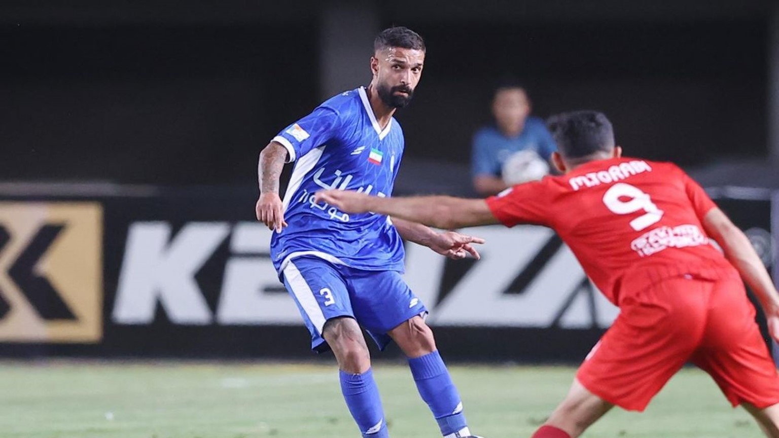 آرمین سهرابیان مدافع میانی استقلال تهران و سابق گل گهر و تیم ملی ایران - مهدی ترابی بازیکن تراکتور تبریز و پرسپولیس در گذشته - سوپرجام