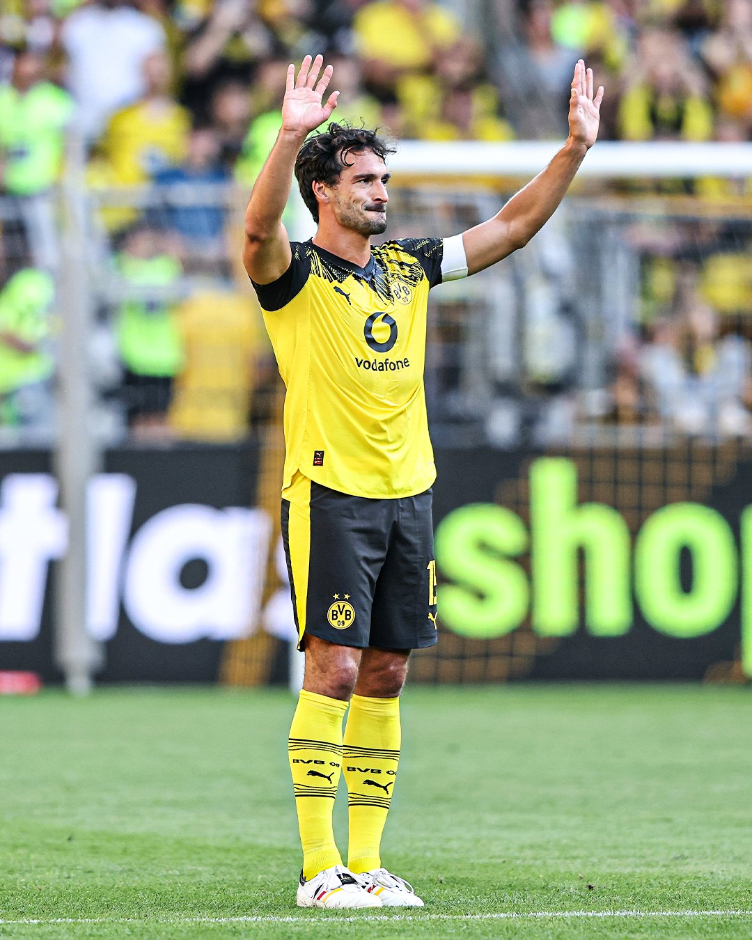 gyavshyxcaeqvxk_0 متس هوملس مدافع آلمانی در زمین - دورتموند