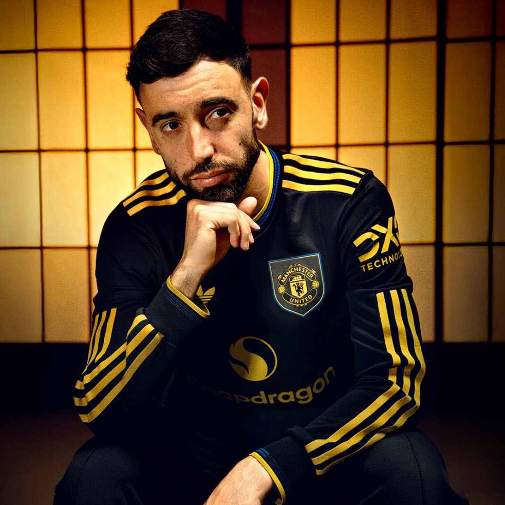 پیراهن سوم منچستریونایتد در فصل 26-2025