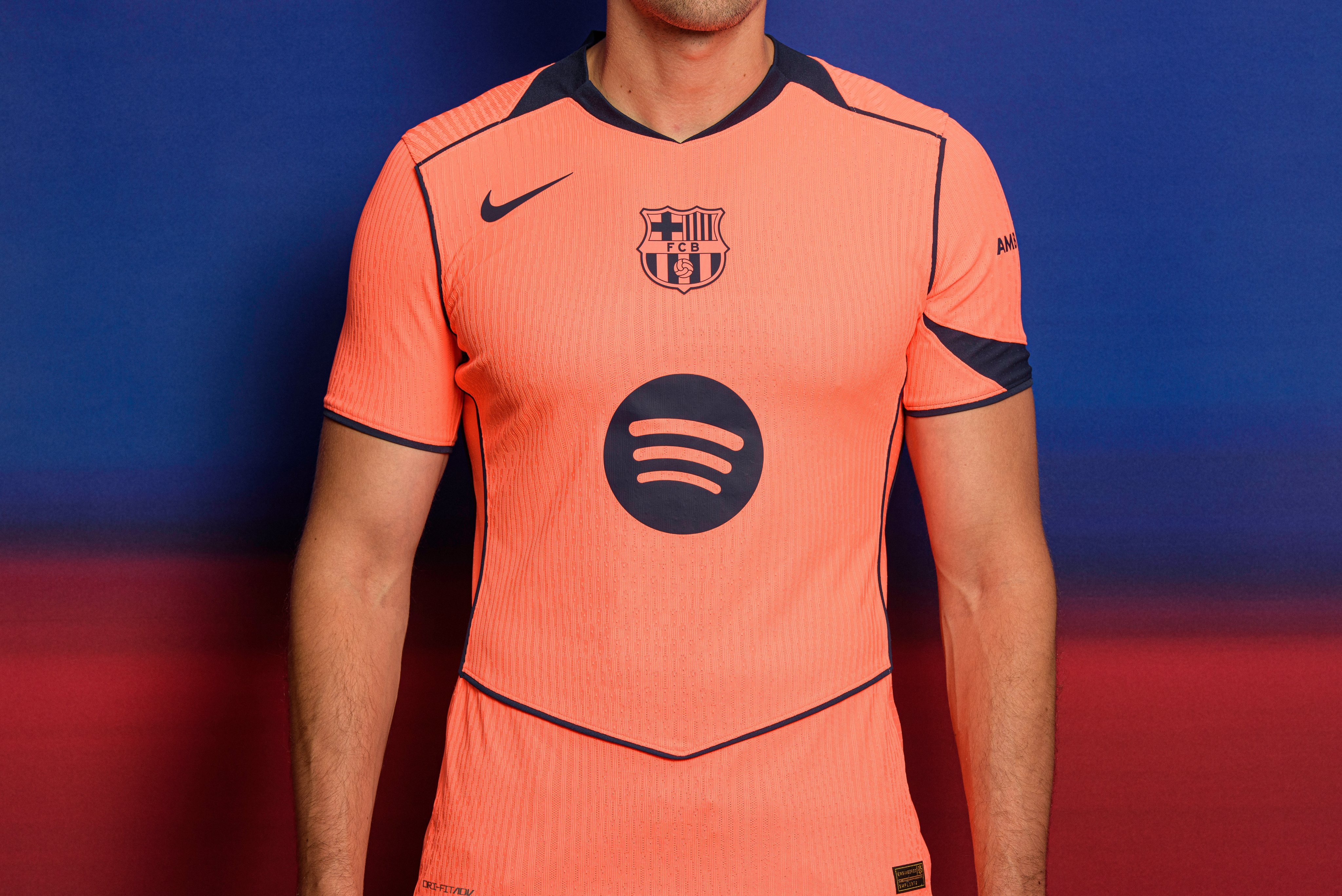 gysmf7hxeaatjsh پیراهن سوم بارسلونا در فصل 26-2025