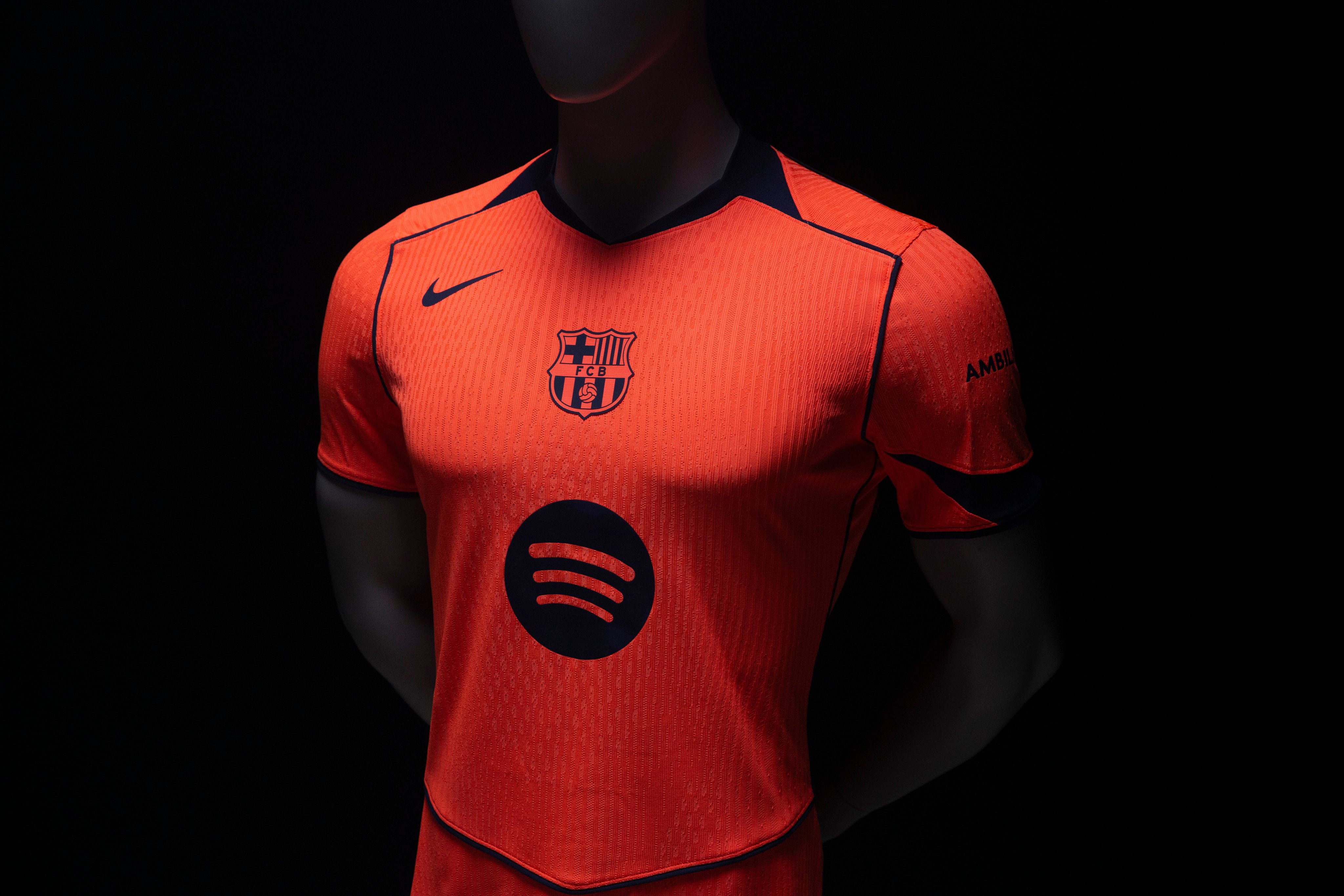 gysmf7qwuamafsf پیراهن سوم بارسلونا در فصل 26-2025