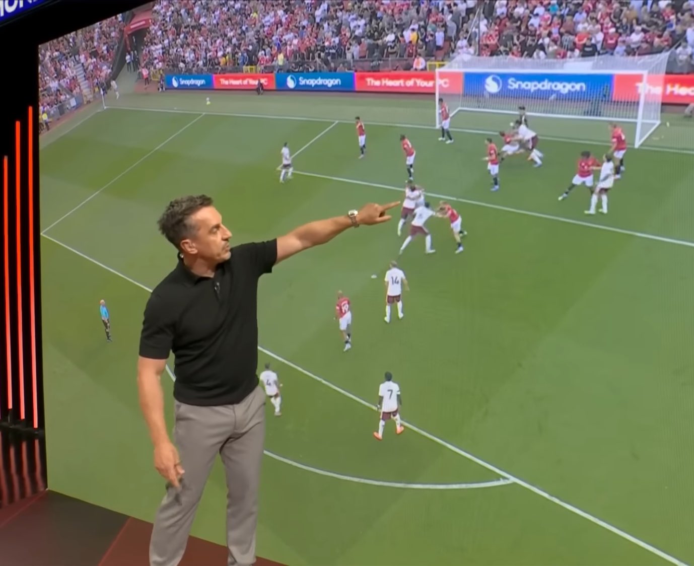 گری نویل فوتبالیست سابق انگلیسی