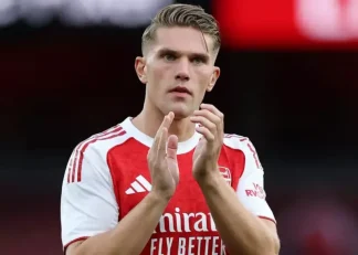 لمس مو از سوی ویکتور یوکرس مهاجم آرسنال پس از گلزنی برابر لیدز در جواب منتقدانش