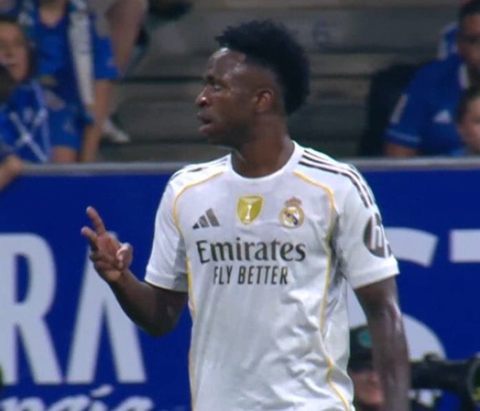 img_20250825_110518_722_0 واکنش وینیسیوس جونیور به فحاشی هواداران