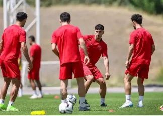 سهیل صحرایی کاندید دفاع راست پرسپولیس برای دیدار با سپاهان