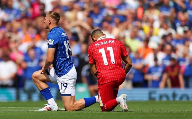 noroomforracism_20250807_233803_559 زانو زدن - مبارزه با نژادپرستی - لیگ برتر انگلیس