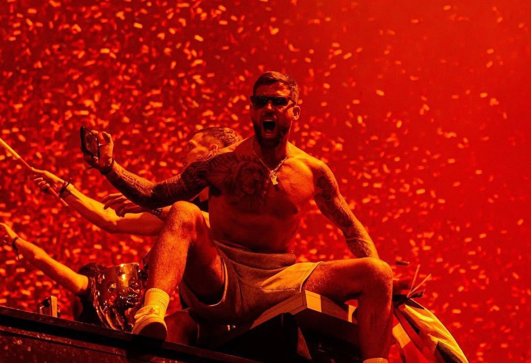 اینیگو مارتینز در جشن قهرمانی بارسلونا