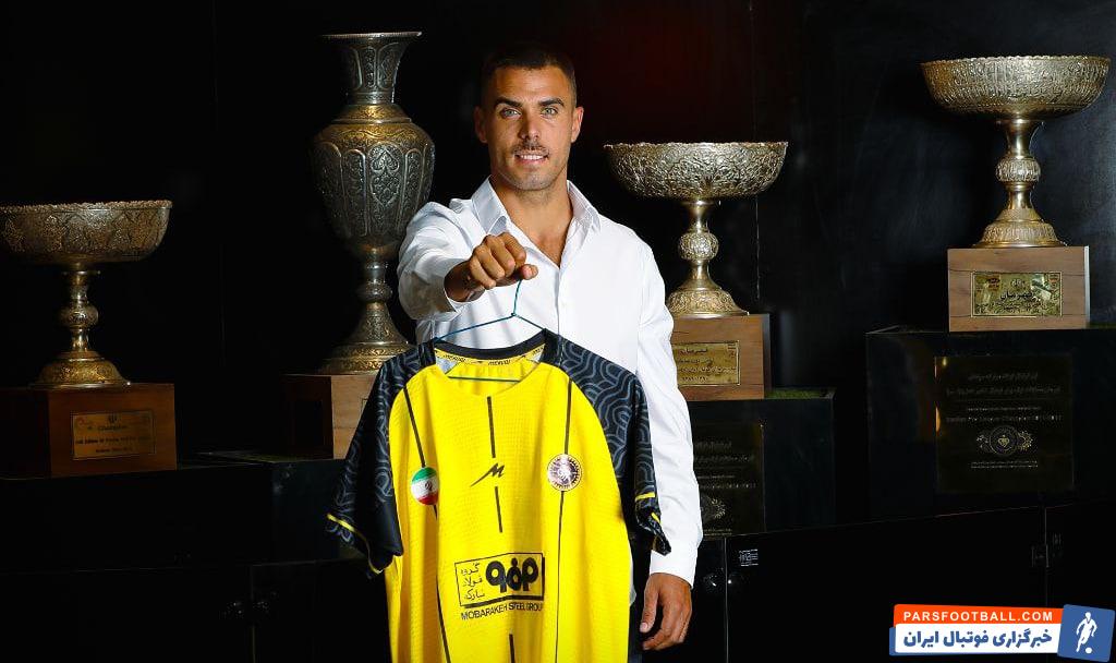 سپاهان و ریکاردو الوز در انتظار صدور کارت بازی