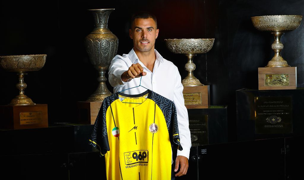 راه فرار سپاهان از شکایت تراکتور برای جذب ریکاردو آلوز