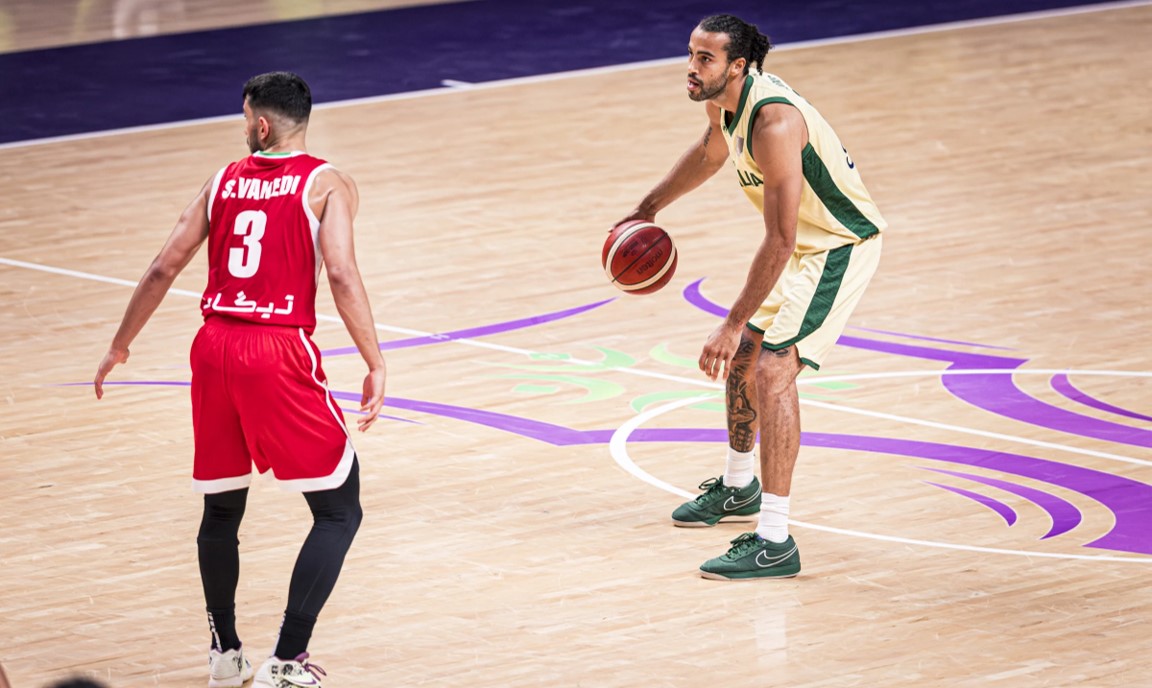 sinavahedi-iran-australia-2025 سینا واحدی بازیکن تیم ملی بسکتبال ایران - بازی ایران و استرالیا