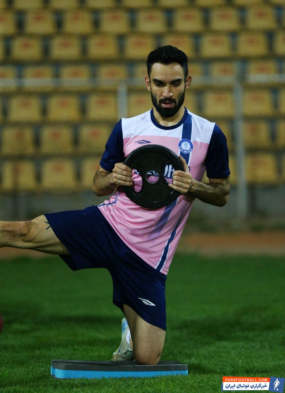 رضا جعفری در تمرین تیم فوتبال گل گهر سیرجان