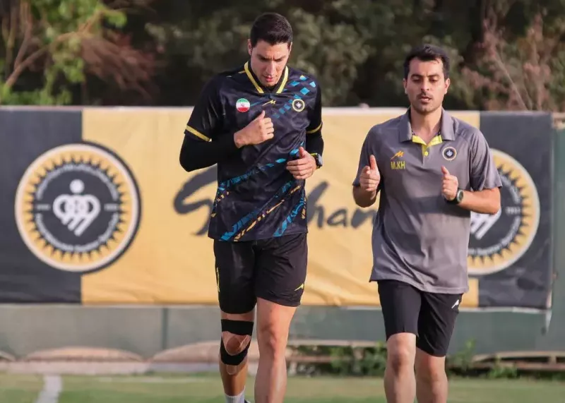 محمدرضا اخباری به تمرینات تیم فوتبال سپاهان بازگشت