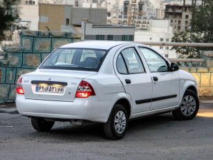 کلیپ تصادف عجیب یک تیبا با خودرو تیگو شاسی بلند