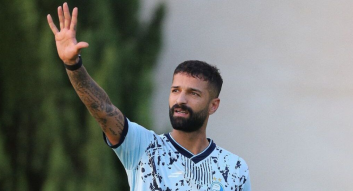 کلیپ اعتراض هواداران استقلال به عملکرد آرمین سهرابیان در دیدار های اخیر