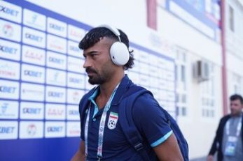 رامین رضاییان مدافع استقلال و تیم ملی فوتبال ایران در سوگ دایی خود