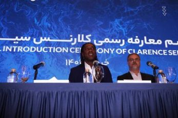 کلارنس سیدورف تصویری در کنار رونالدینیو با شماره ۱۰ برزیل منتشر کرد