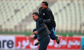 عکس تاریخی علی دایی و بهزاد غلامپور ؛ نمادی از موفقیتهای ملیپوشان پیشین ایران