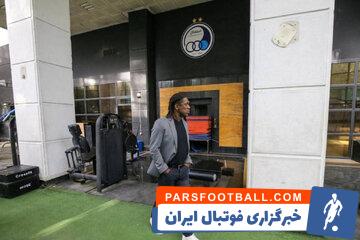 کلارنس سیدورف برای تماشای دیدار استقلال و پیکان راهی ورزشگاه شد