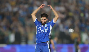 علیرضا کوشکی ستاره استقلال برای درمان میخچه پا جراحی خواهد شد