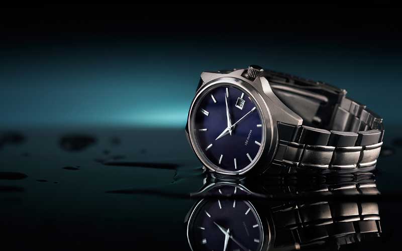 358c0bb9-b3e1-4cc0-afdf-82e7b2e9a260 نقش ساعت در استایل مردانه؛ جزئیاتی که دیده میشوند