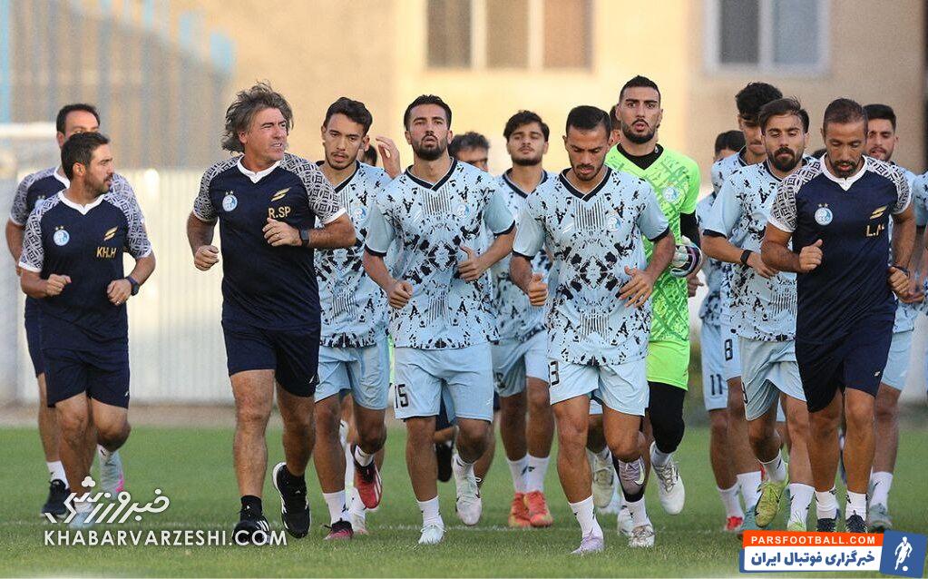 رستم آشورماتوف