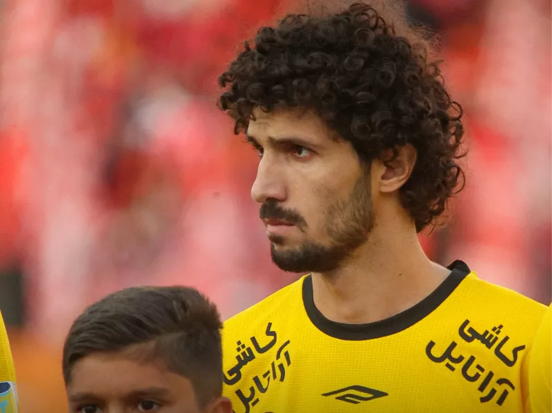 مصدومیت وحدت حنانوف بازیکن سپاهان در بازی مقابل خیبر