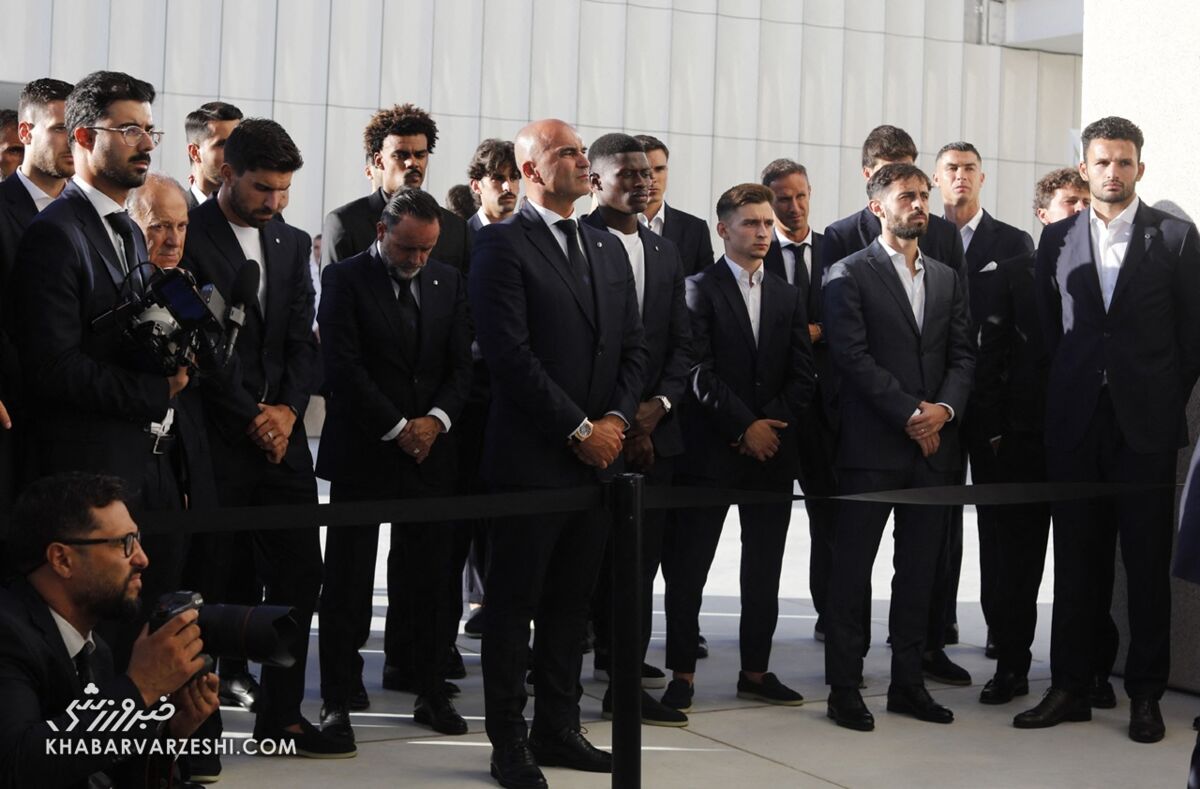 402602 تیم ملی پرتغال در مراسم یادبود دیوگو ژوتا