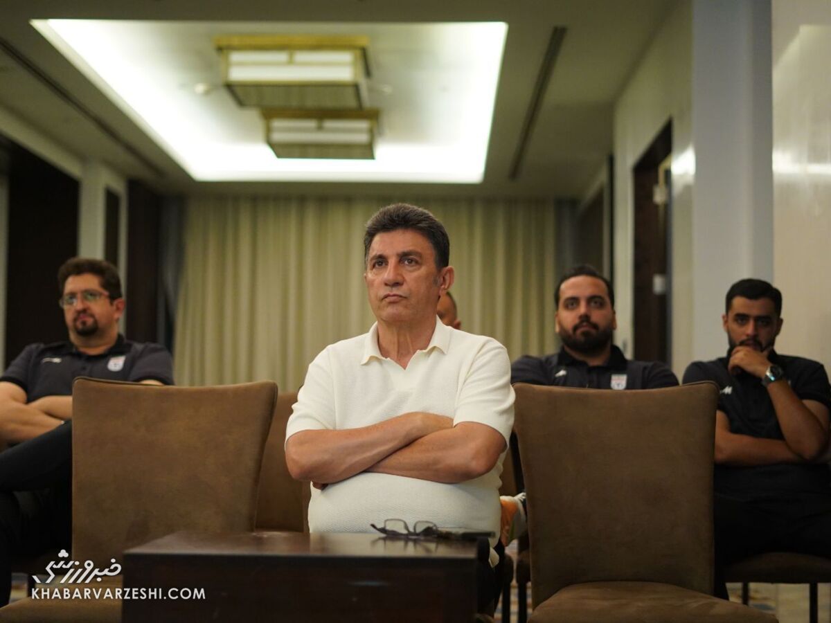 امید در قلعه امیر زنده شد؛ قلعه‌نویی و کادرفنی تیم ملی تماشاگر تلویزیونی پیروزی شگفت‌انگیز! +عکس