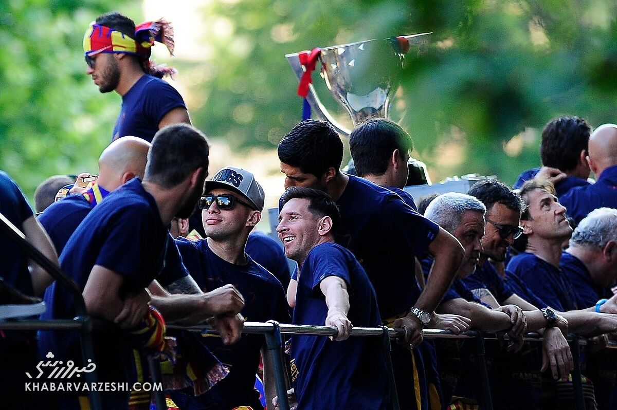403008 منیر الحدادی همراه لیونل مسی در جشن قهرمانی بارسلونا