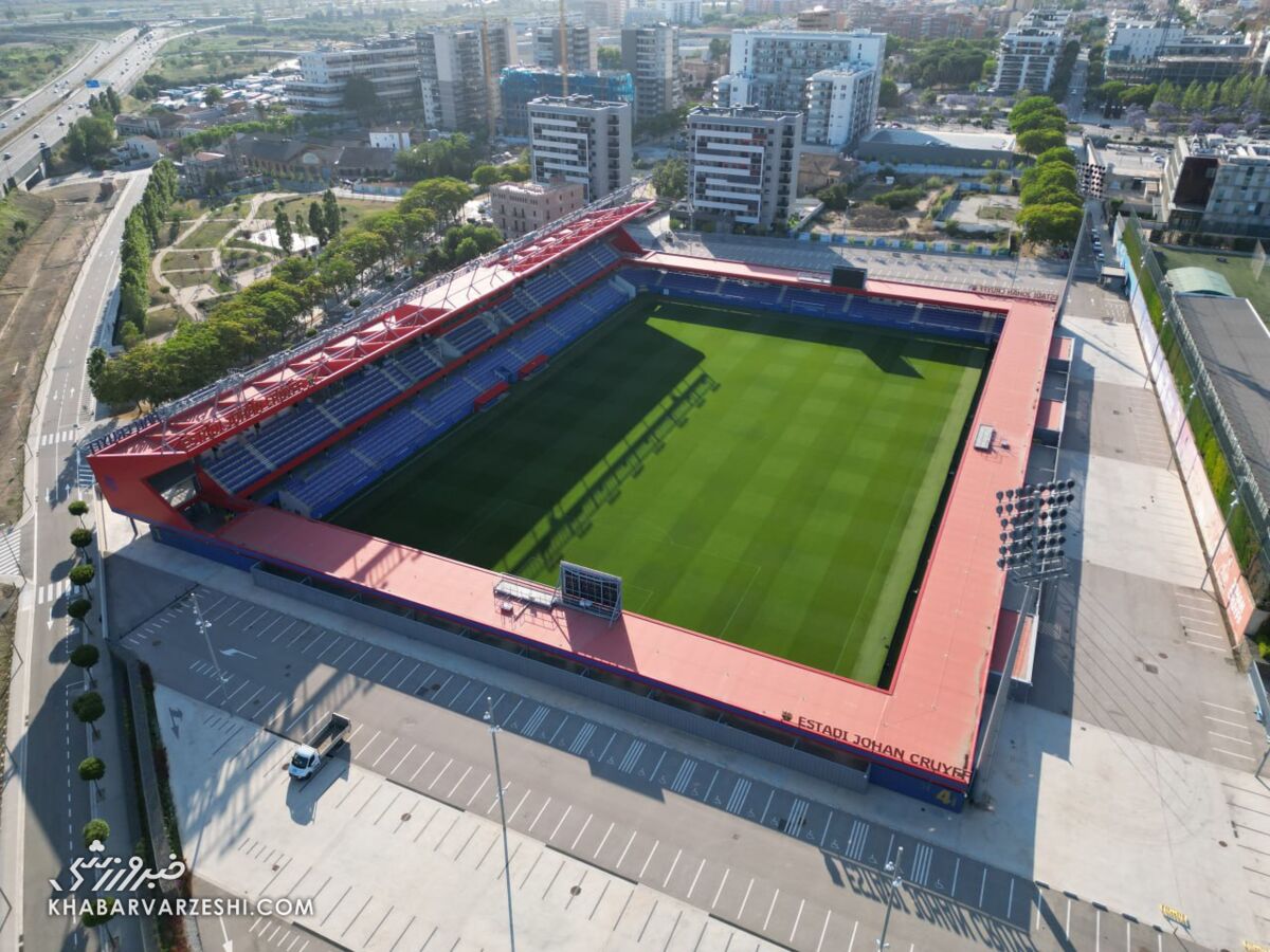 404041 ورزشگاه عجیب بارسلونا