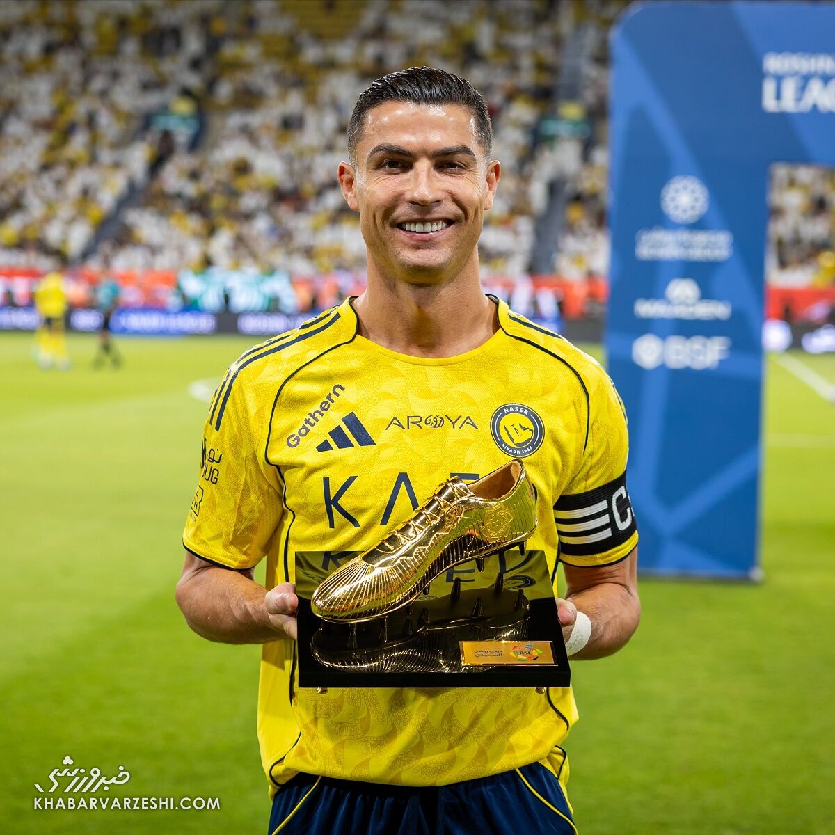 404075 کفش طلا به رونالدو رسید/ کریستیانو پادشاه گل عربستان در ۴۰ سالگی +عکس