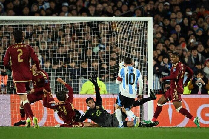 هنرنمایی مسی در شب وداع؛ جشن برد و اشک هواداران آلبی‌سلسته