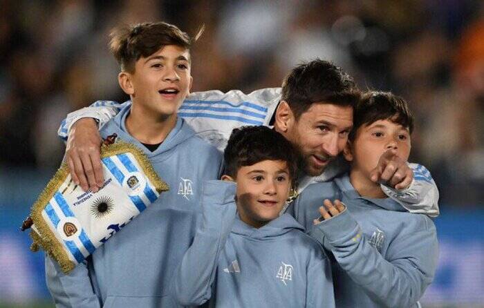 هنرنمایی مسی در شب وداع؛ جشن برد و اشک هواداران آلبی‌سلسته