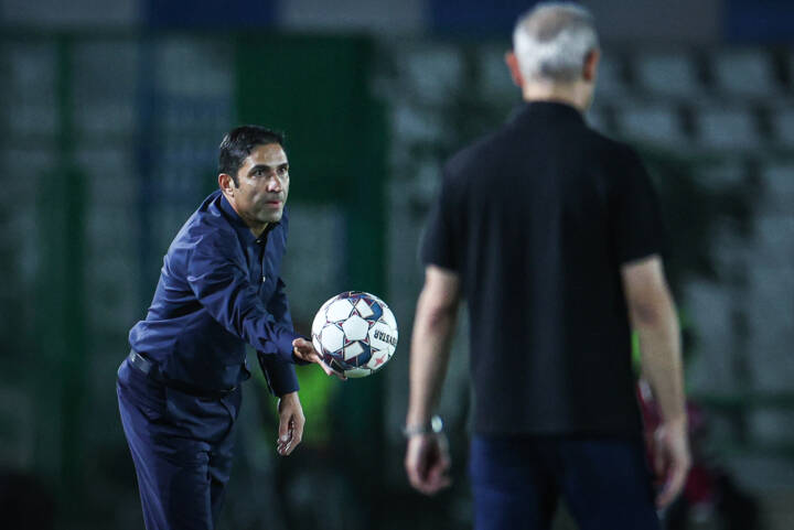 4498797 تصمیم عجیب هاشمیان در بازی مقابل فولاد؛ تعویضی که ترمز پرسپولیس را کشید