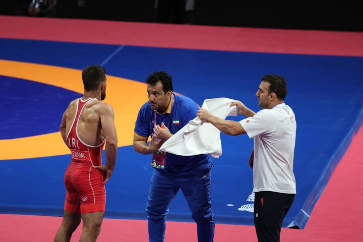 4689147 کشتی آزاد در انتظار صعود و مدالهای شبانه؛ امید امامی به باخت