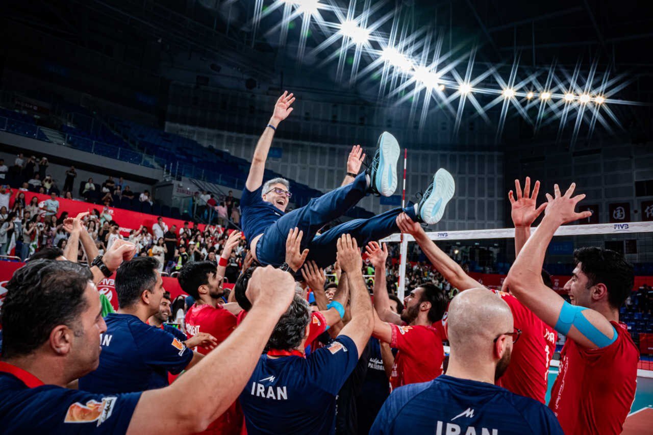 5660588 مربی ایرانی خوب است «غلامرضا» باشد؛ «رضایت مردم» و ساختن نسل طلایی