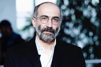 هادی حجازی فر، بازیگر سرشناس سینمای ایران گفت : ما طرفدار استقلال هستیم و بعدش هوادار تراکتور.