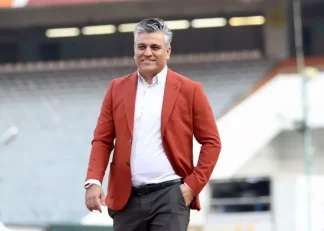 کلیپ ؛ ناراحتی رضا کرمانشاهی مدیر تیم پرسپولیس پس از تساوی بدون گل مقابل ملوان