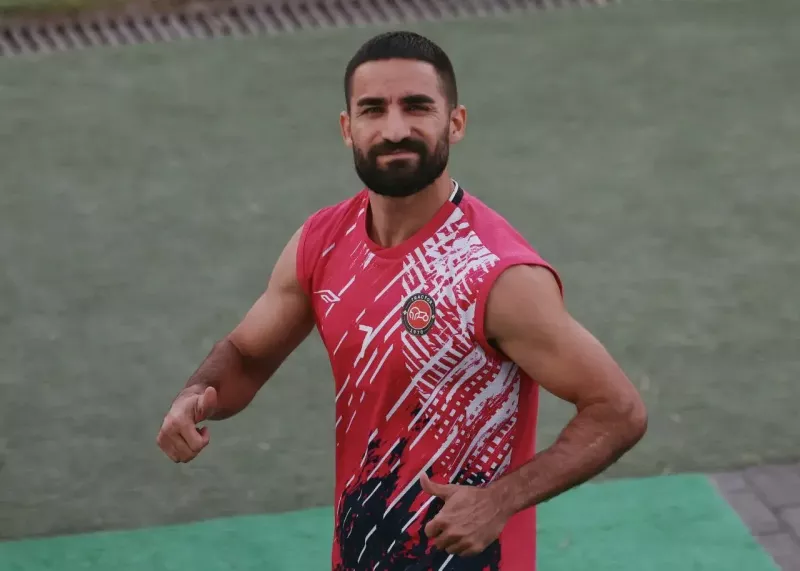 مهرداد محمدی با انتشار تصویر وایرال شده از هادی عقیلی نوشت : آقا هادی دوست داشتنی