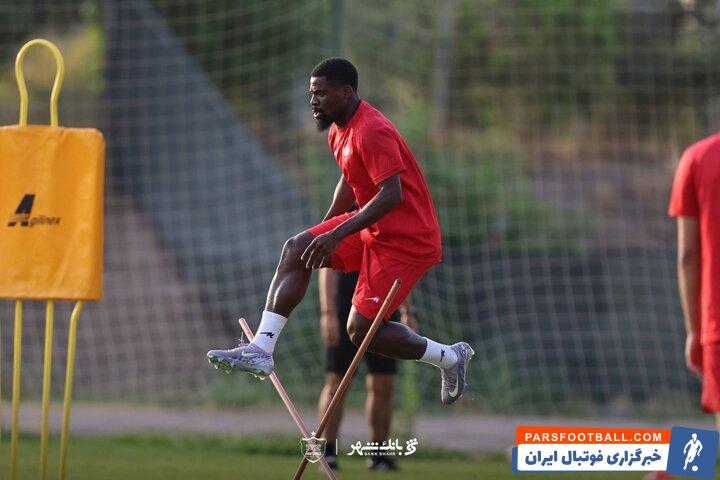 سرژ اوریه ستاره پرسپولیس از ناحیه کشاله ران مصدوم شد